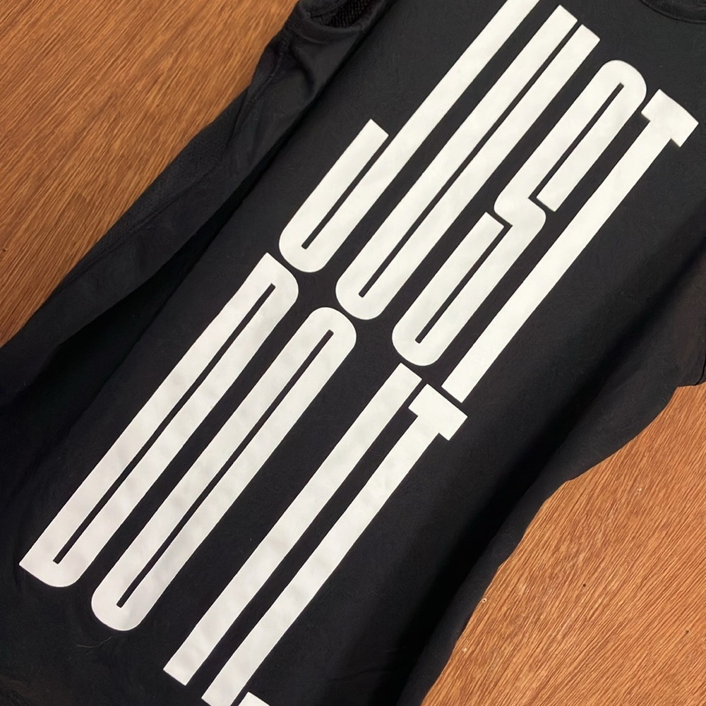 Nike Women's Black 'Just Do It' Tank Top - Picture 3 of 5